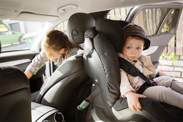Louer une voiture de location avec des enfants à La Réunion - Eden Location 974